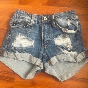 From kan Can, Is ripped Jean shorts